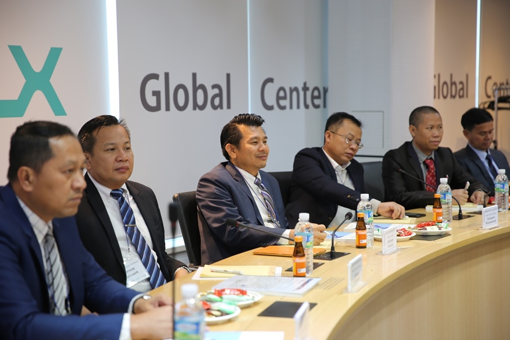 국토교통부와 LX는 지난 25일부터 닷새간 라오스 천연자원환경부 토지국 부국장을 비롯한 공무원 7명을 국내로 초청해 기술특강과 함께 현장견학, 선진문화탐방 등 연수 프로그램을 진행했다.(사진=LX)