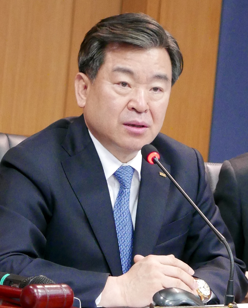 정기이사회서 발언하는 김철수 협회장. (사진=치협)