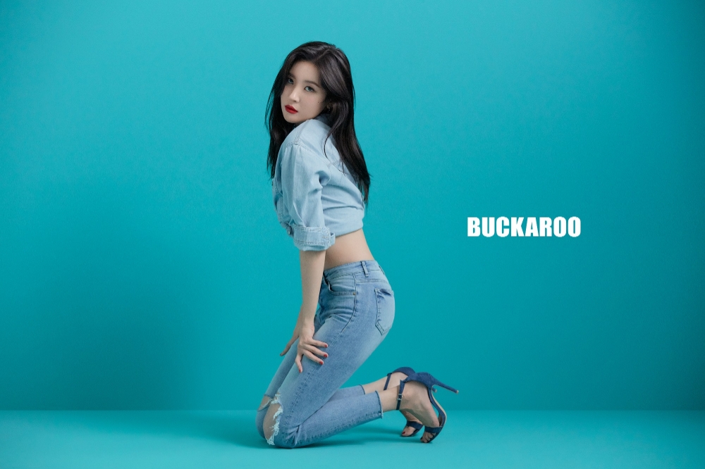 버커루, 선미 X 정가람 미공개 화보컷으로 여름 데님 스타일링 공개