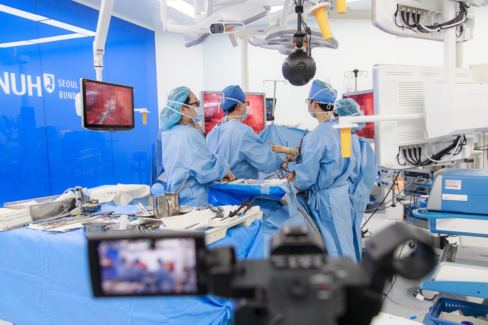 360 VR영상 및 고화질 영상으로 유튜브에 실시간 송출된 폐암수술. (사진=분당서울대병원)