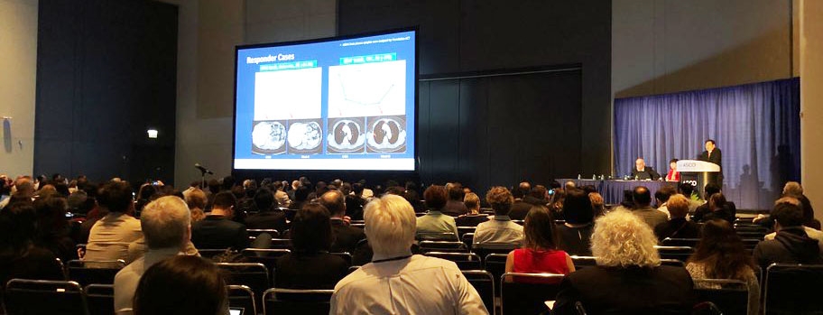 서울아산병원 종양내과 김태원 교수가 지난 3일(현지시간) 美 시카고에서 열린 제 55회 미국임상종양학회(ASCO)에서 벨바라페닙 임상 결과를 발표하고 있다. (사진=한미약품)
