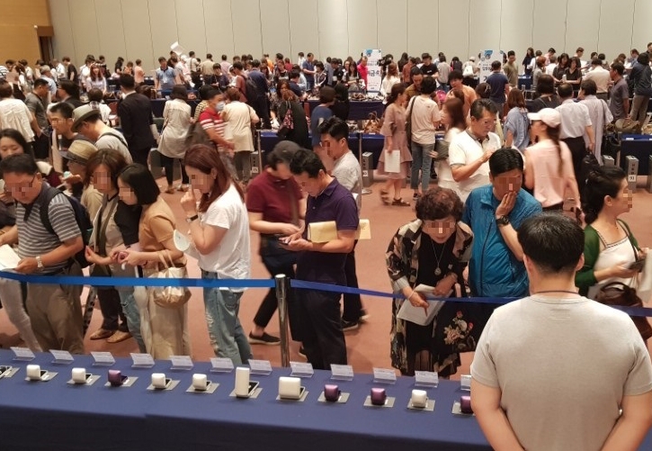 경기도, 벤틀리 차량 등 체납자 압류 물품 490점 공개 매각