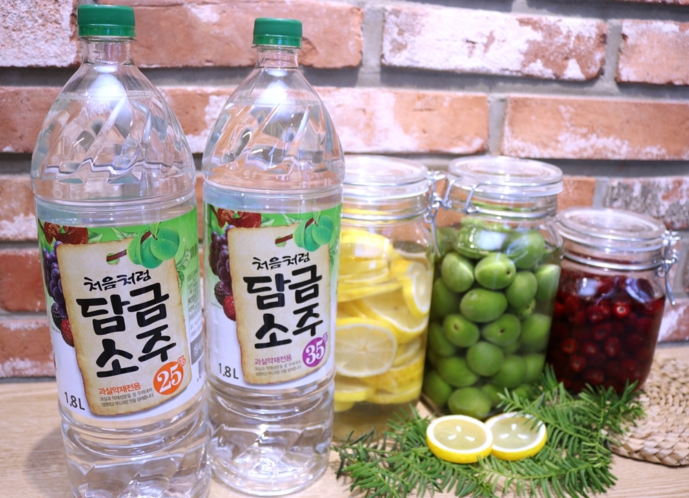 ‘갬성’ 담은 나만의 술을 만든다…‘처음처럼’ 담금용 소주 판매 증가