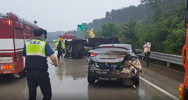 교통사고 현장.(사진제공=부산기장소방서)