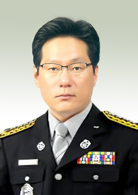 안성 화재 현장에서 순직한 故 석원호(45) 소방위. 사진=LG
