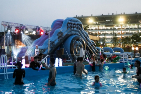 한국마사회가 17일에 '포니워터랜드 풀사이드 파티', 18일에 야간경마 기념 이벤트를 개최한다. 사진=한국마사회