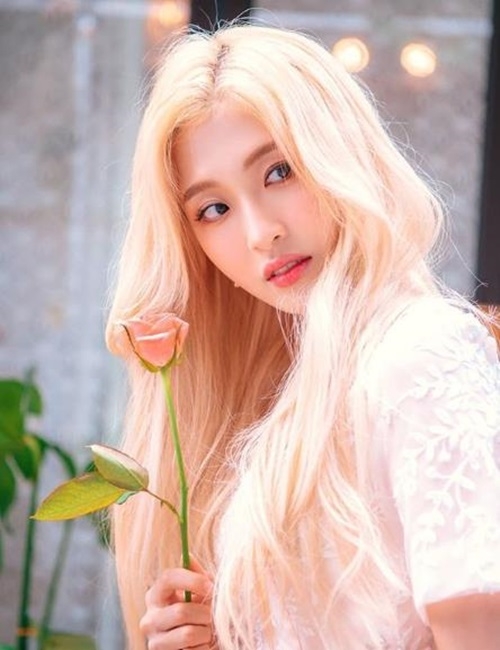 양팡의 여신미가 돋보이는 장면 / 출처 : instagram