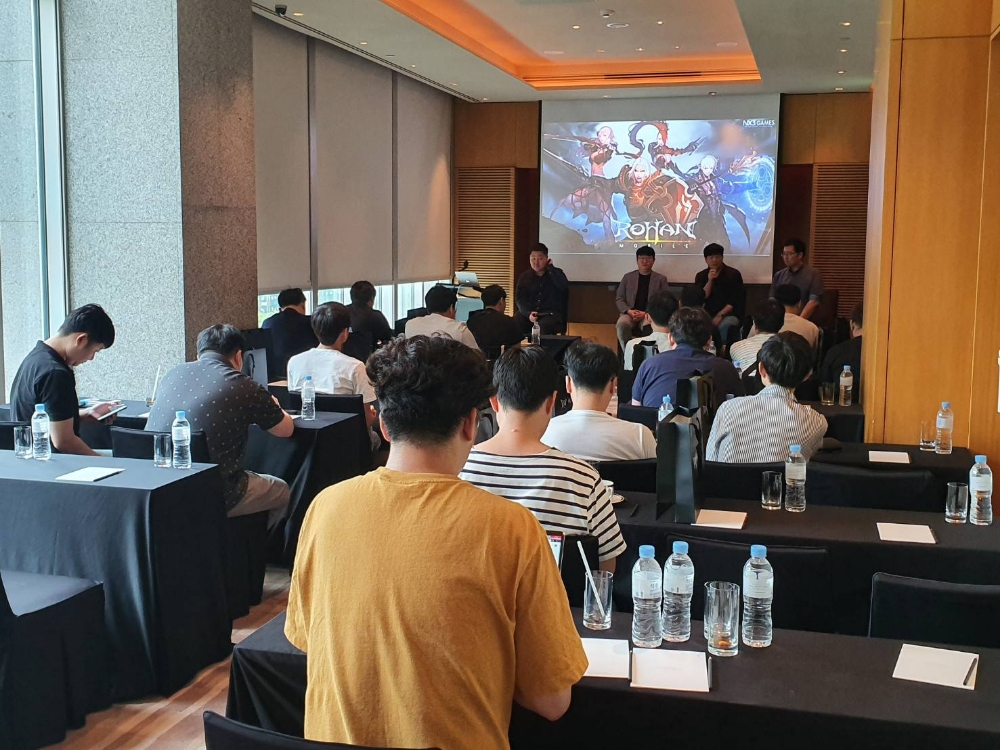 로한M 공성전 앞두고 중장기 로드맵 공개