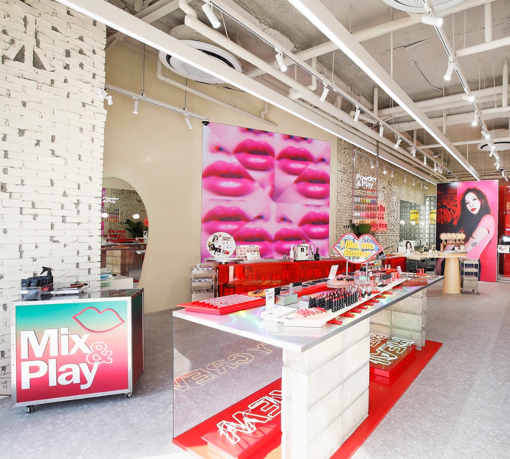 에스쁘아, 강남 쇼룸 매장 오픈