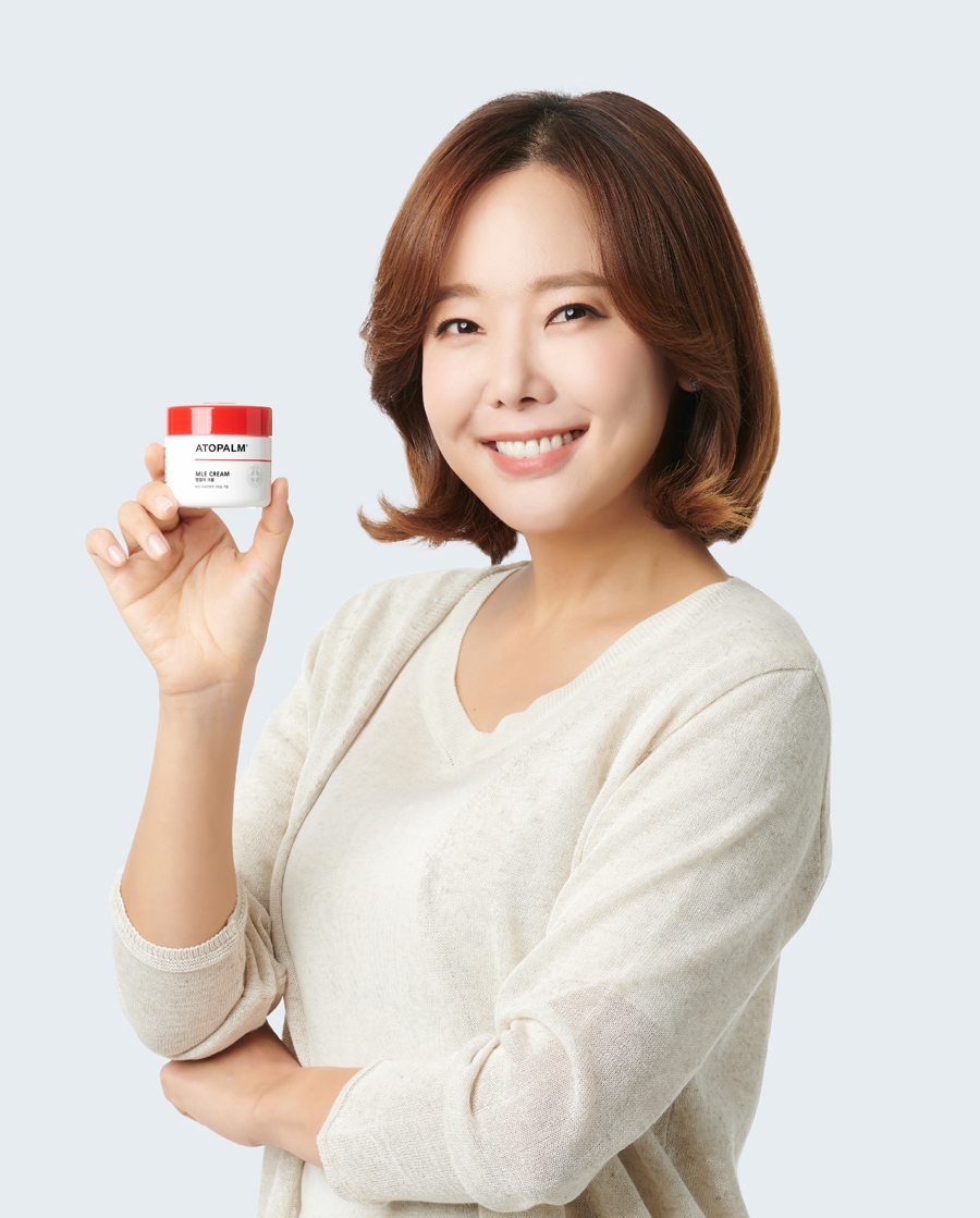 네오팜, ‘아토팜’ 전속 모델로 배우 소유진 발탁