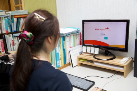 한전KDN이 나주시 이화영아원에 '개인사 디지털 자료실'을 구축했다. 사진=한전KDN