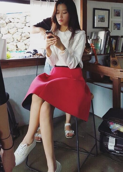 ‘문가영’이 이날 하루 만인의 무한 스포트라이트를 받고 있다 / 출처 에스엔에스