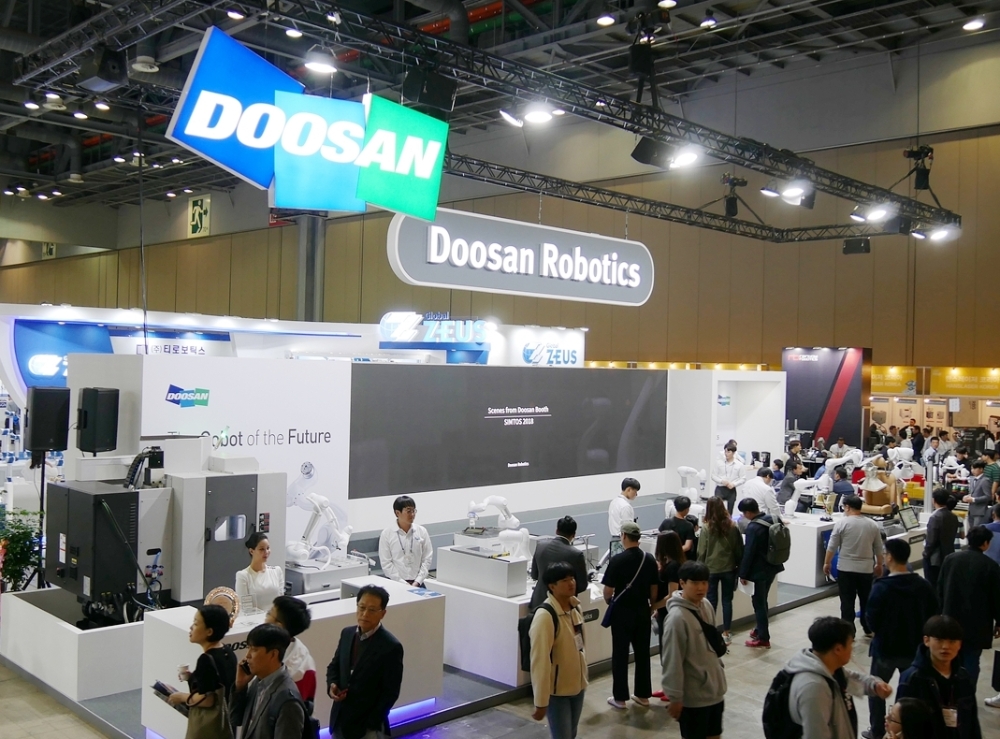 두산, 국내최대 로봇 박람회 ‘로보월드’서 로봇 분야 기술력 과시