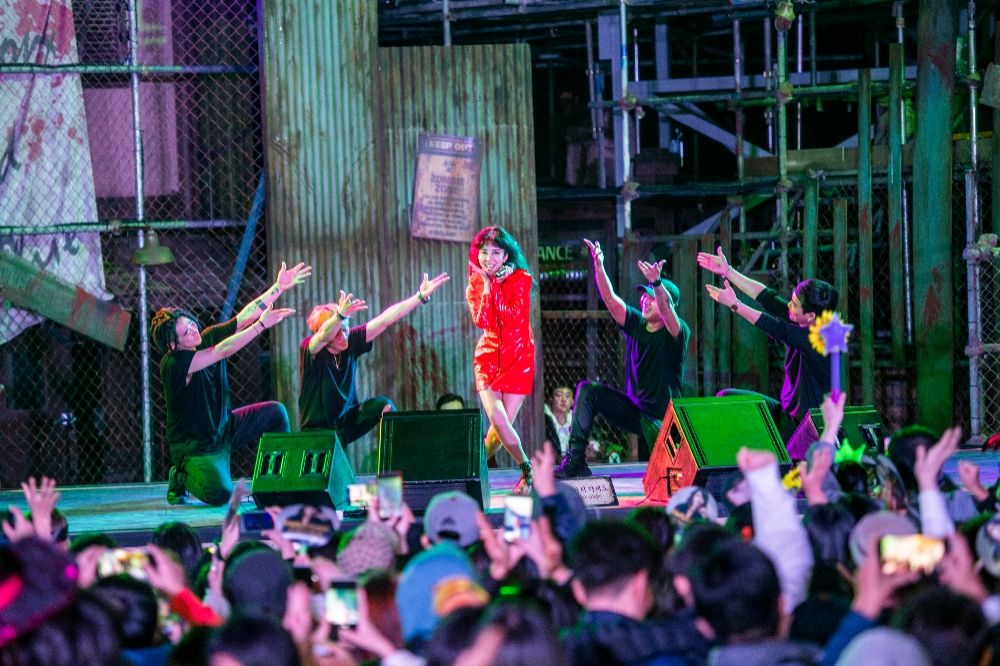 에버랜드×김완선' 할로윈 스페셜 콘서트 열려