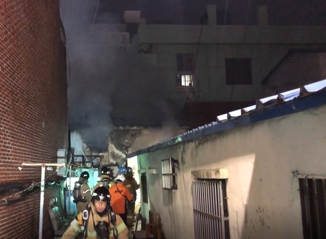 주택화재현장.(사진제공=사하소방서)