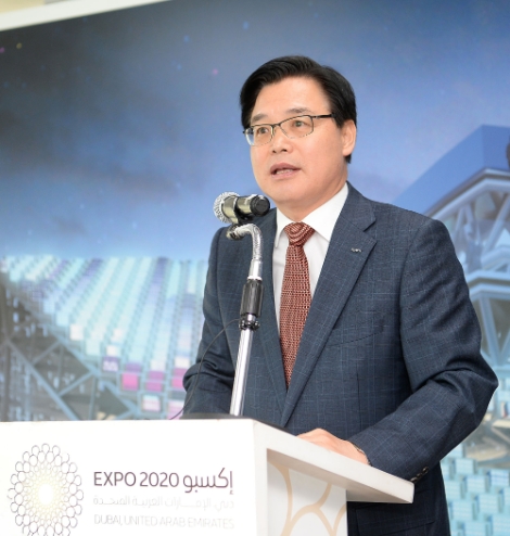 KOTRA가 지난 9일 아랍에미리트(UAE) 두바이 제벨알리 인근 엑스포 한국관 부지에서 ‘2020 두바이엑스포 한국관 기공식’을 개최했다. 한국관 기공식에서 권평오 KOTRA 사장이 인사말을 하고 있다. 사진=KOTRA