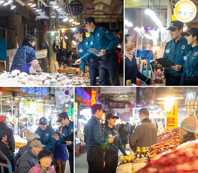 먼저 주민속으로 다가가는 이웃순찰제가 호응을 얻고 있다.(사진제공=부산경찰청)