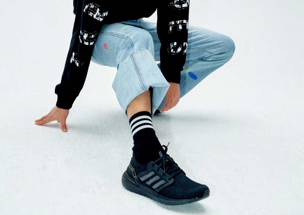 아디다스 ‘울트라부스트20 블랙’ 출시