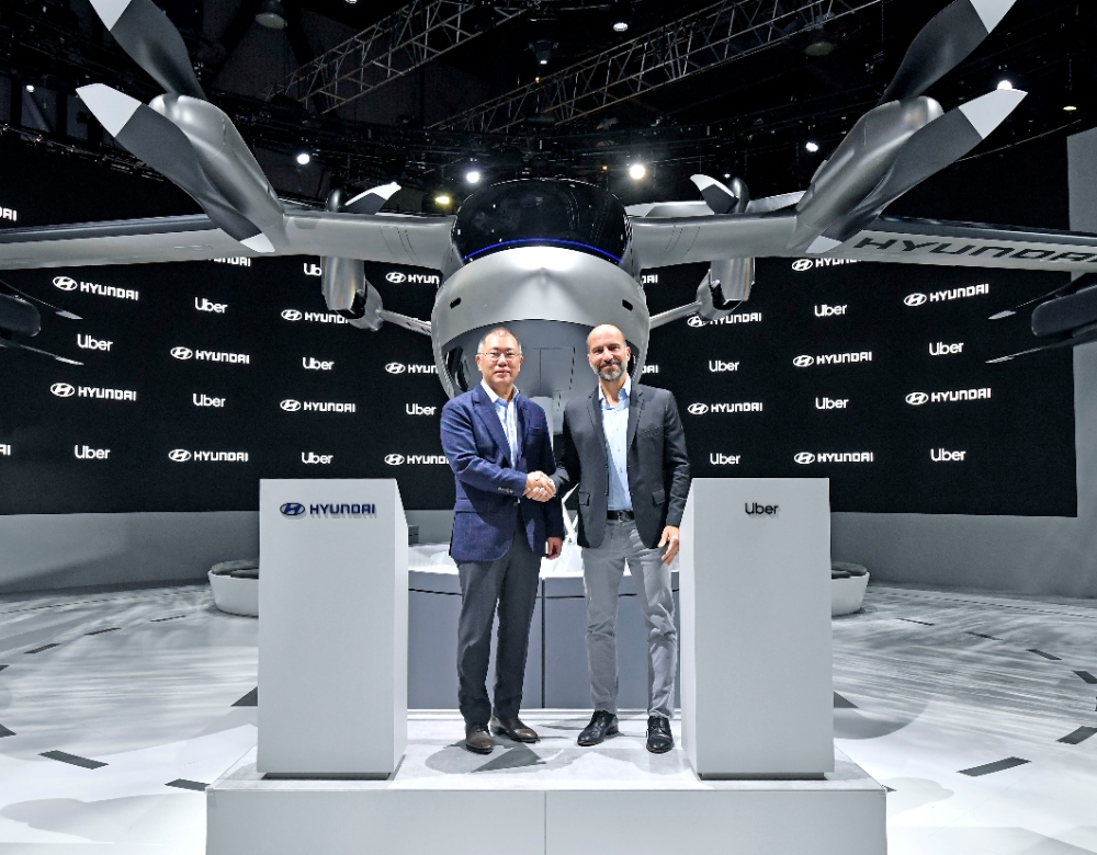 현대자동차그룹 정의선 수석부회장(왼쪽), 우버의 다라 코스로샤히(Dara Khosrowshahi) CEO