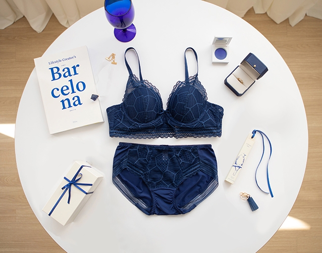 비비안 , 올해의 컬러 ‘ 블루 ’ 신제품 선봬