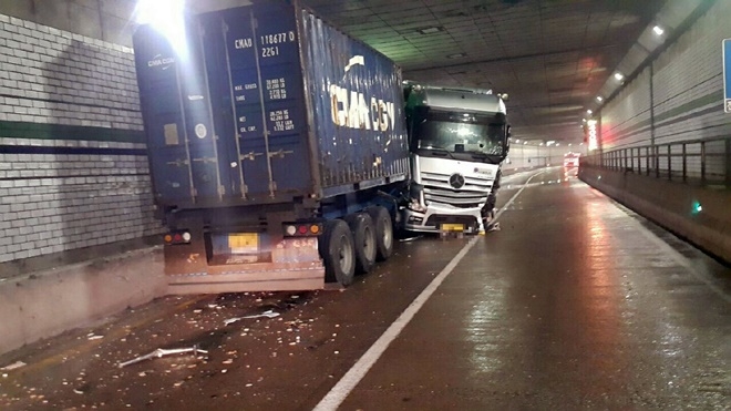 신선대지하차도 내 교통사고.(사진제공=부산경찰청)