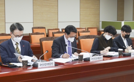 원주혁신도시 13개 공공기관은 코로나19 확산 방지를 위한 대응 방안을 논의하고자 27일 국민건강보험공단에서 회의를 가졌다. 사진=건보공단