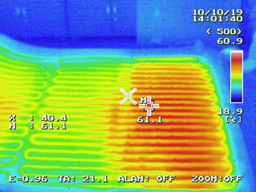 전기장판 온도측정모습(자료사진).(사진=부산소방재난본부)
