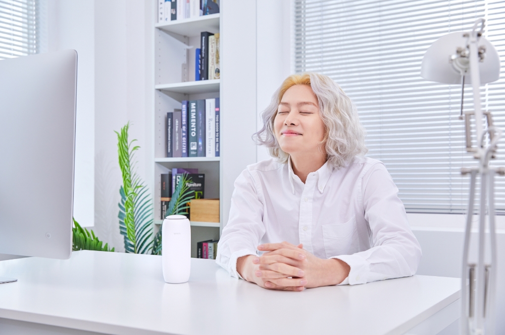 휘아 ‘깔끔왕 김희철’ 신규 모델로 전격 발탁