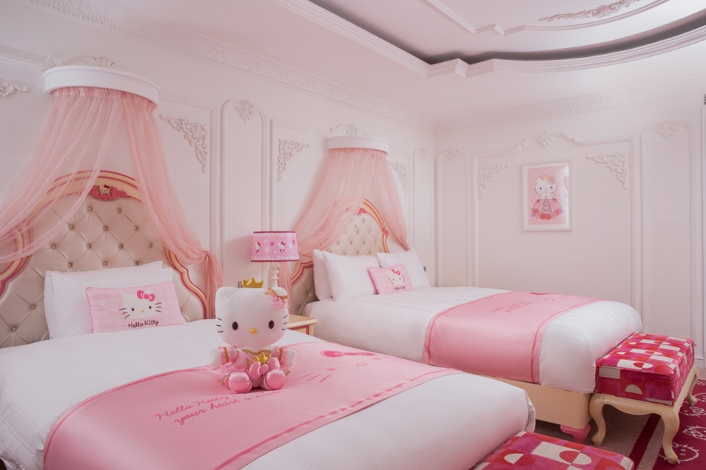 롯데호텔제주 키티 인형 프린세스룸.(사진= 롯데호텔제주)