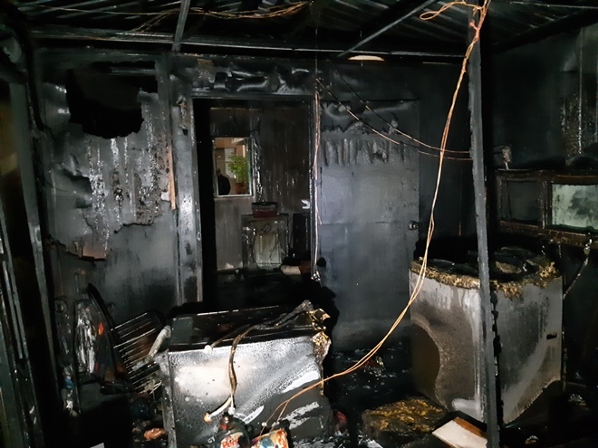 북구 덕천동 목욕탕 건물 1층 수건세탁실 화재현장.(사진제공=부산소방재난본부)