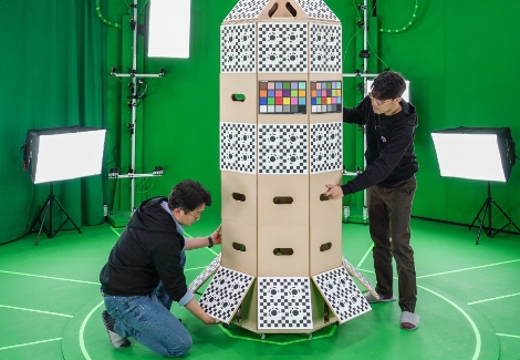 SK텔레콤 관계자가 점프 스튜디오 안에서 모션 촬영을 하고 있다. 사진=SK텔레콤