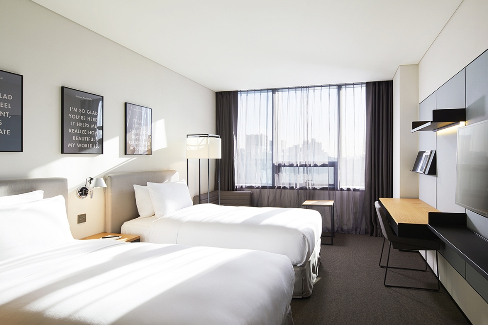 글래드 호텔 ‘글래드 투 밋 블루보틀’ 패키지 출시