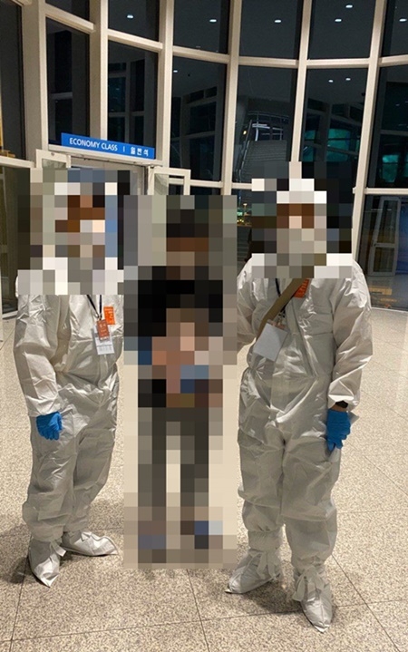 강제추방돼 인천공항으로 입국한 적색수배자 A씨를 검거.(사진제공=부산경찰청)