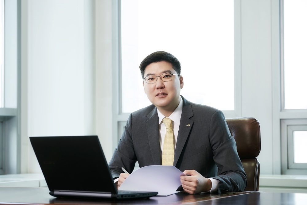 남태훈 국제약품 대표, 저소득층 어르신들을 위한 인공관절 수술비 지원