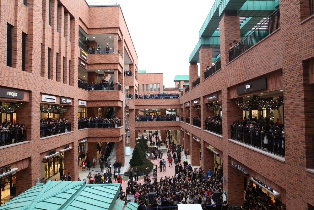 롯데아울렛, 상반기 최대 규모 할인 행사 진행