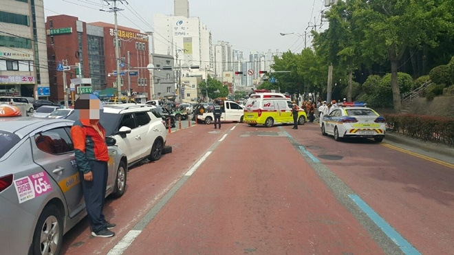 30일 부산 남구 대연고개 노상 교통사고.(사진제공=부산경찰청)