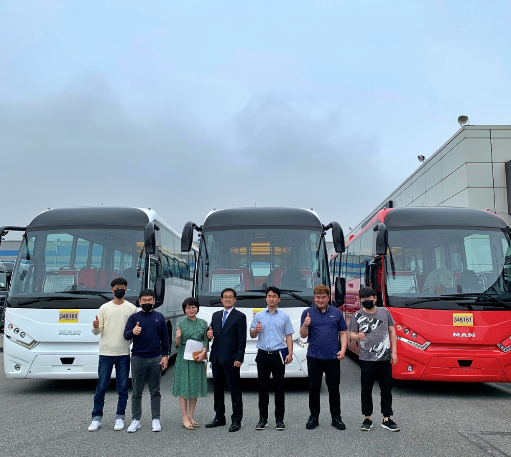 만트럭버스코리아, 부산시에 ‘MAN 라이온스 투어링 버스‘ 인도