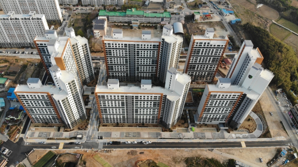 ‘부안 라온프라이빗’ 입주민 일동, 라온건설에 우수시공 공로 감사패 전달