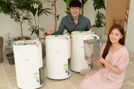 LG전자가 17일 출시한 휘센 듀얼 인버터 제습기 신제품 이미지. 사진=LG전자