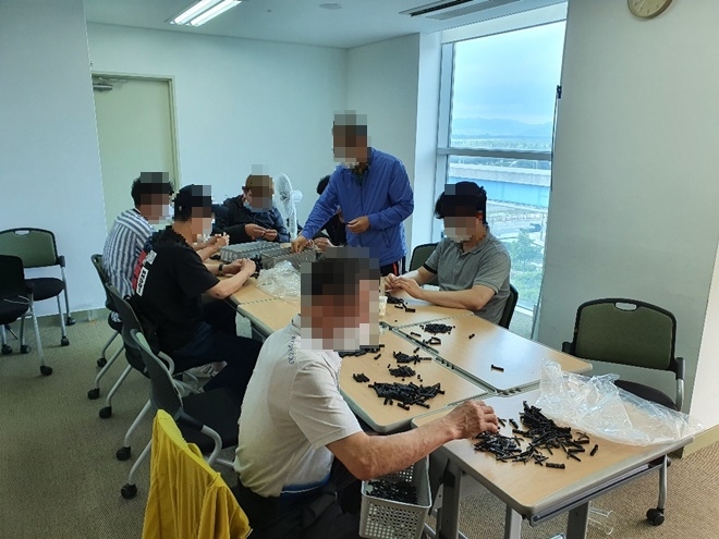 혹서기 사회봉사 집행 자체작업장 운영.(사진제공=부산서부준법지원센터)