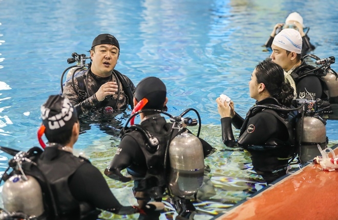 수중촬영교육 현장.(사진제공=부산영상위원회)