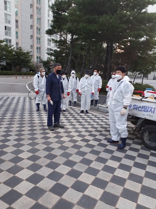오규석 기장군수가 진두지휘를 하고 있다.(사진제공=부산기장군)