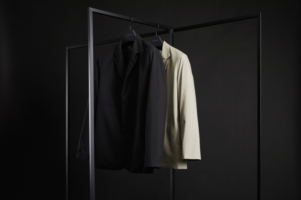 앤듀 ‘블랙 라인’ 단독으로 선출시