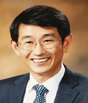 대한법률구조공단 이사장에 임명된 김진수 법무법인 예강 대표변호사.(사진제공=법무부)