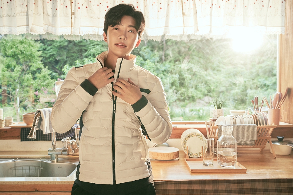 밀레, 임영웅과 함께한 두 번째 광고 비하인드 컷 공개