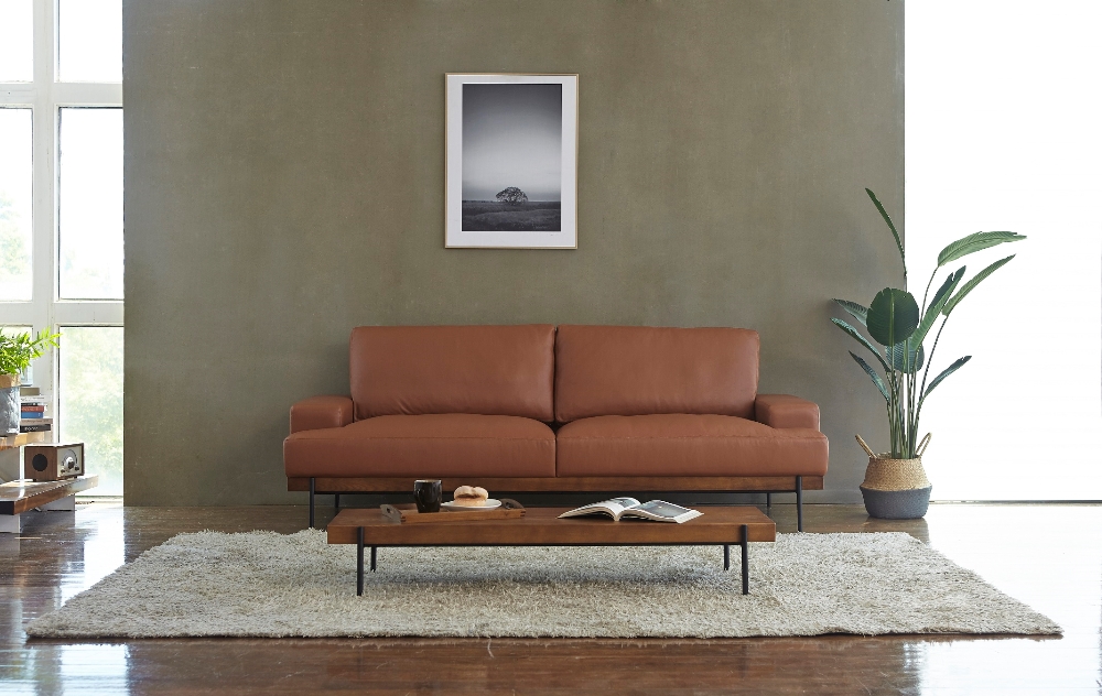 한샘몰에 입점한 모벨카펜터사 빈트 3인 천연가죽 소파.(사진=한샘)