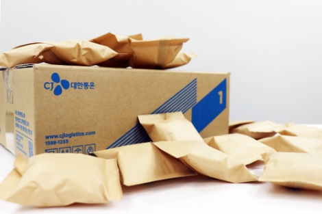CJ대한통운, 박스 포장에 친환경 종이 완충재 도입