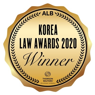 Korea Law Awards Winner 수상 배지 이미지.(제공=법무법인 디라이트)