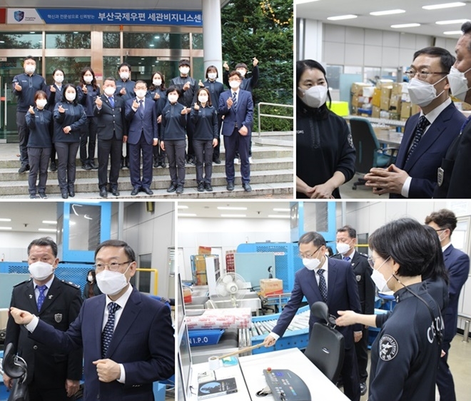 국제우편물 검사현장을 점검하고 있는 이명구 부산본부세관장.(사진제공=부산본부세관)