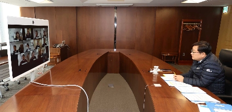 비대면 화상회의중인 대구은행 임성훈 은행장. 사진=DGB대구은행